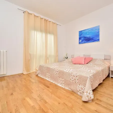 Seaside Holiday House Privlaka, Zadar - 18509 * Privlaka (Zadar)